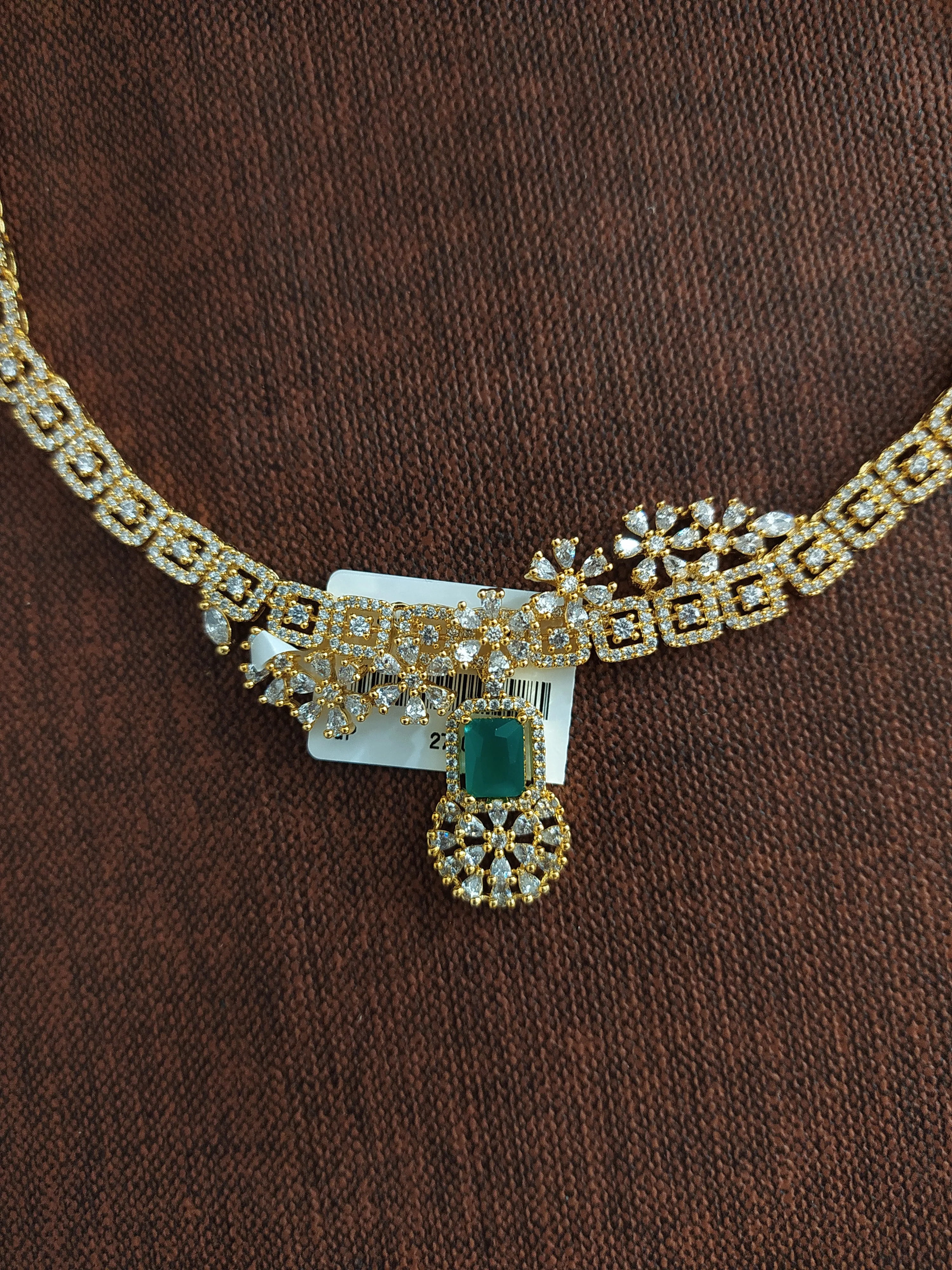 Beautiful Gold-plated Necklace Set with Fusion of Emerald and White Stones