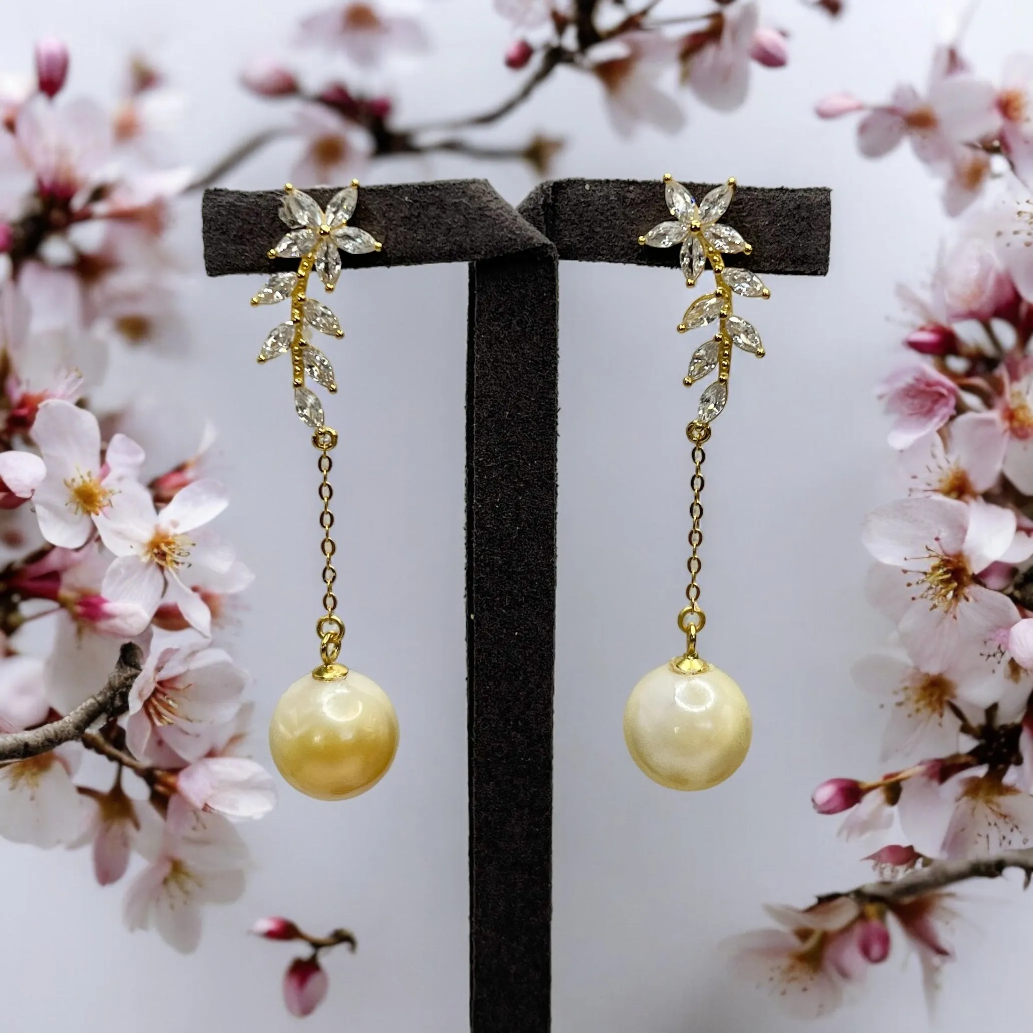 CHAMPAGNE SOUTH SEA PEARL DANGLING EARRINGS