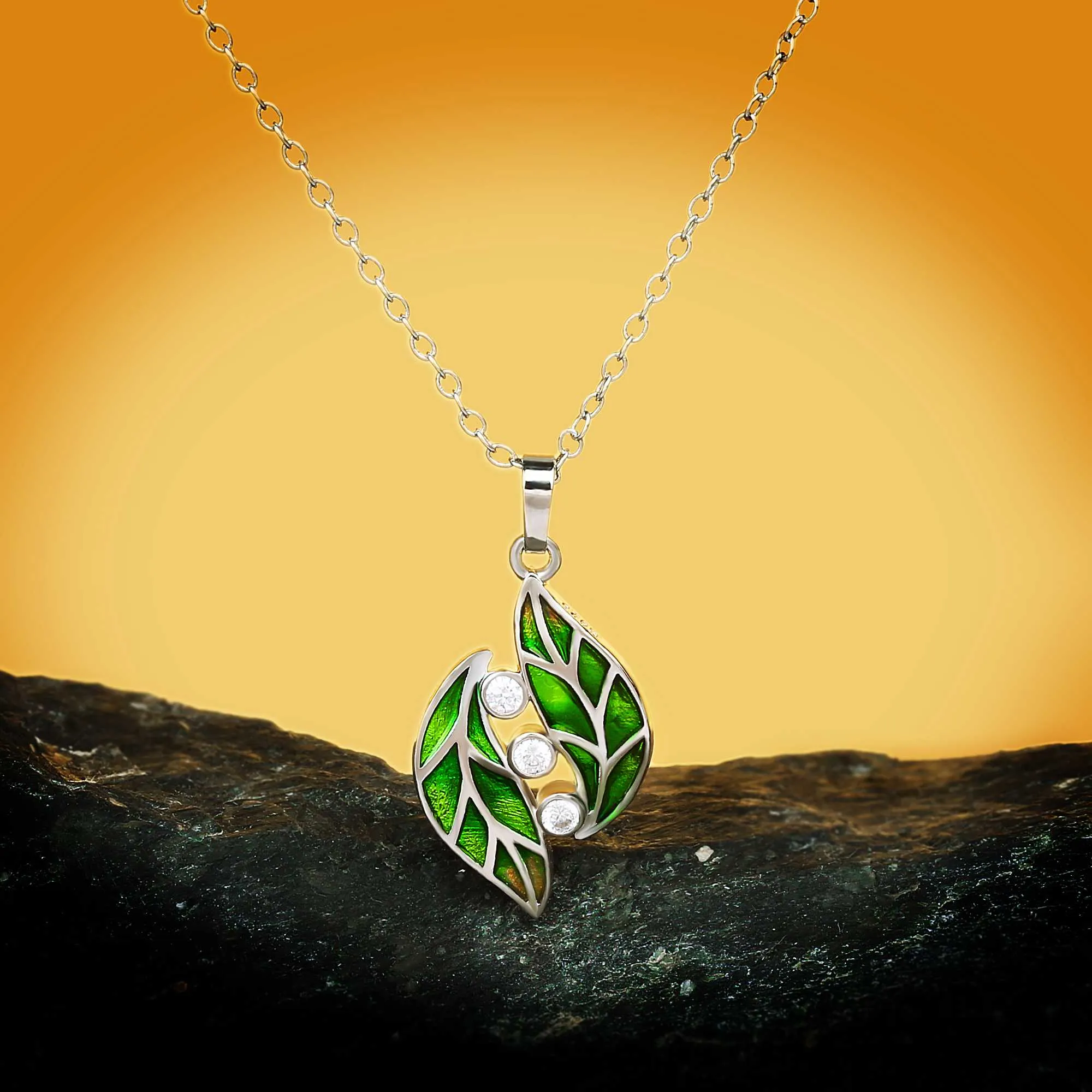 Fashion Jewelry Green Leaves Enamel Pendant Necklaces in 925 Sterling Silver