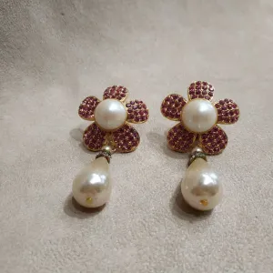 Pearl and pink Earrings by Escada