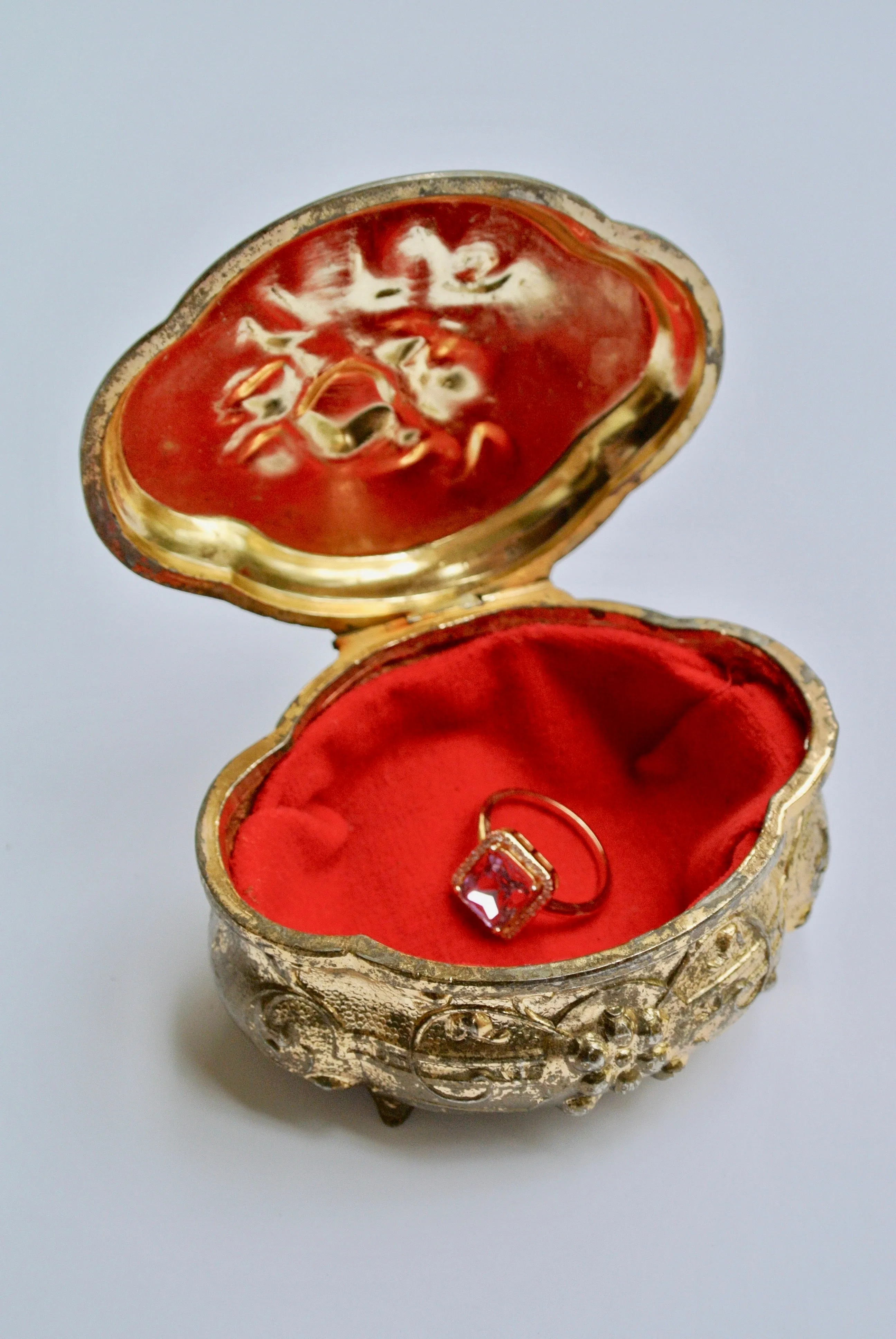 The Royal Bouquet Ring Box (medium)