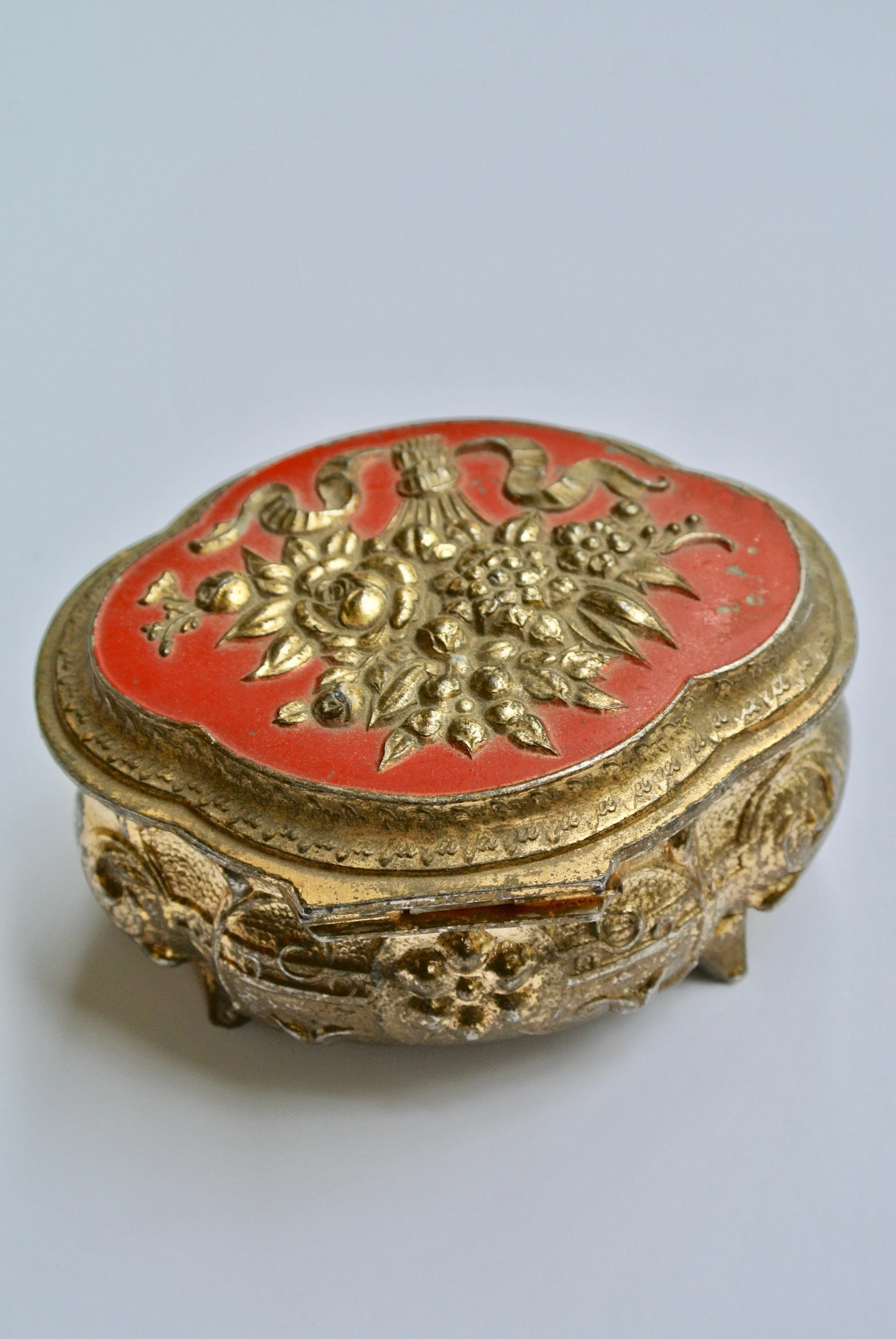 The Royal Bouquet Ring Box (medium)