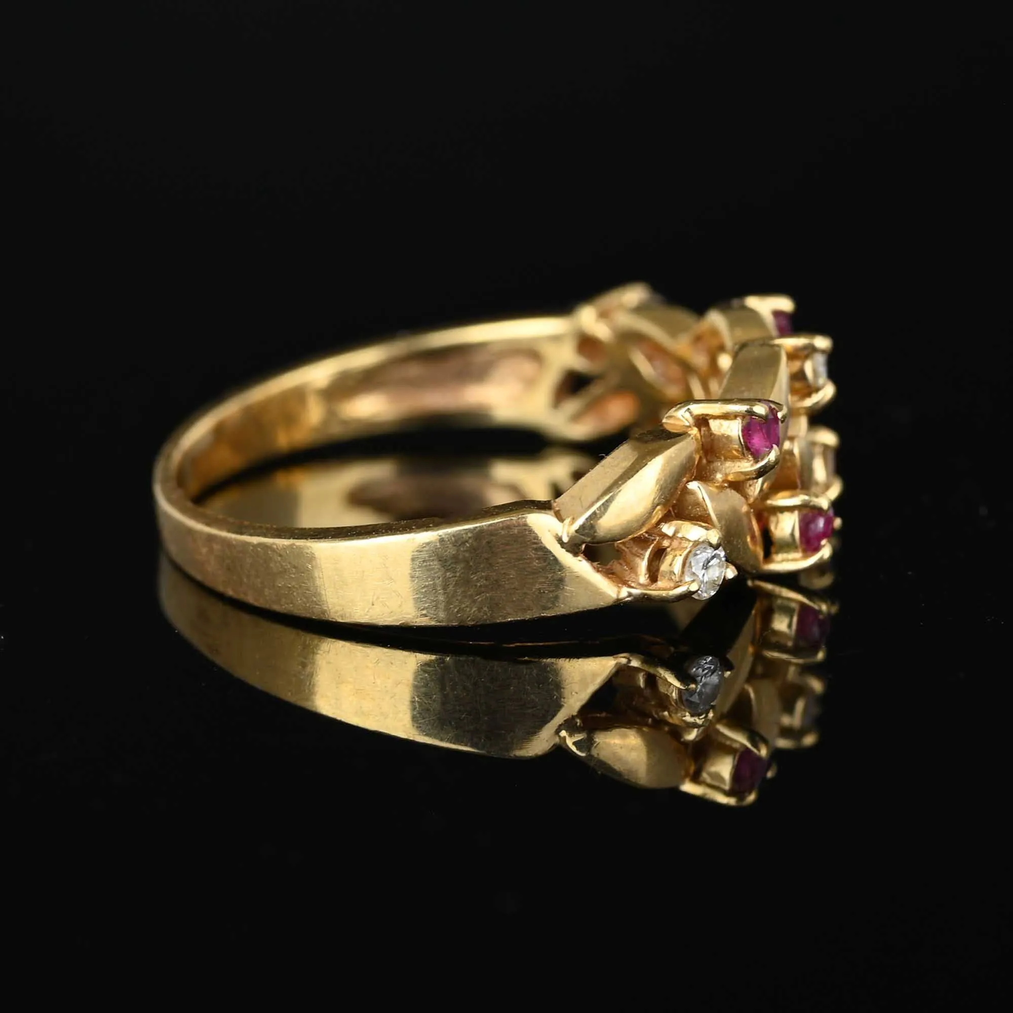 Vintage 14K Gold Petal Leaf Ruby Diamond Ring